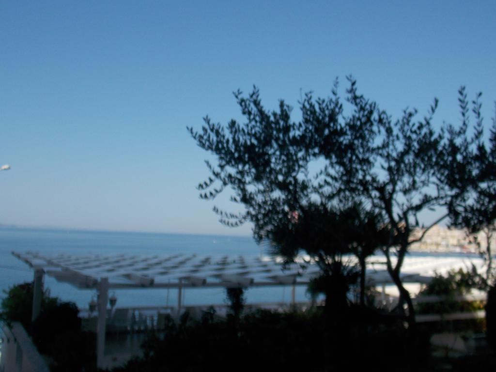 Hotel Erdano Sarandë Exterior foto