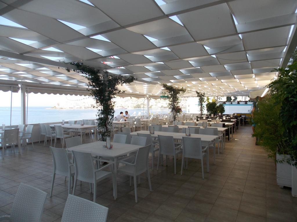 Hotel Erdano Sarandë Exterior foto